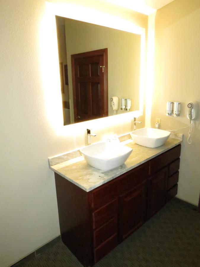 Edgewater Hotel And Suites Put-in-Bay Εξωτερικό φωτογραφία